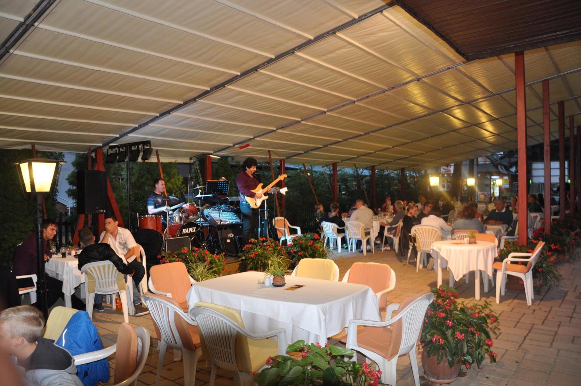 Hotel Melis Balatonlelle Zewnętrze zdjęcie
